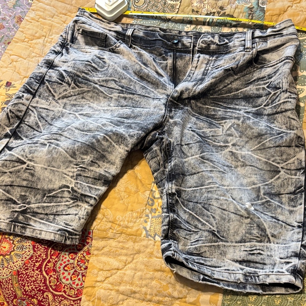 Men's Black and Gray Denim Shorts